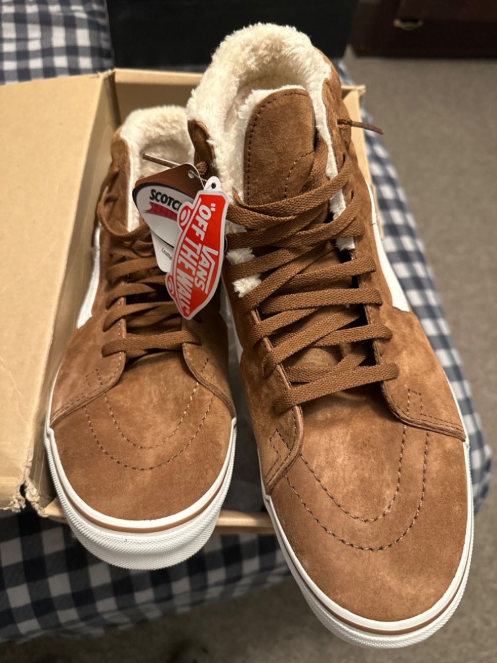 Vans - Picture 2 of 4